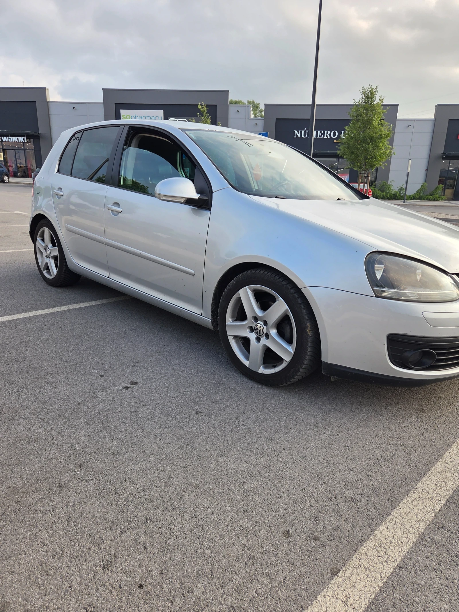 VW Golf, снимка 2 - Автомобили и джипове - 54845648