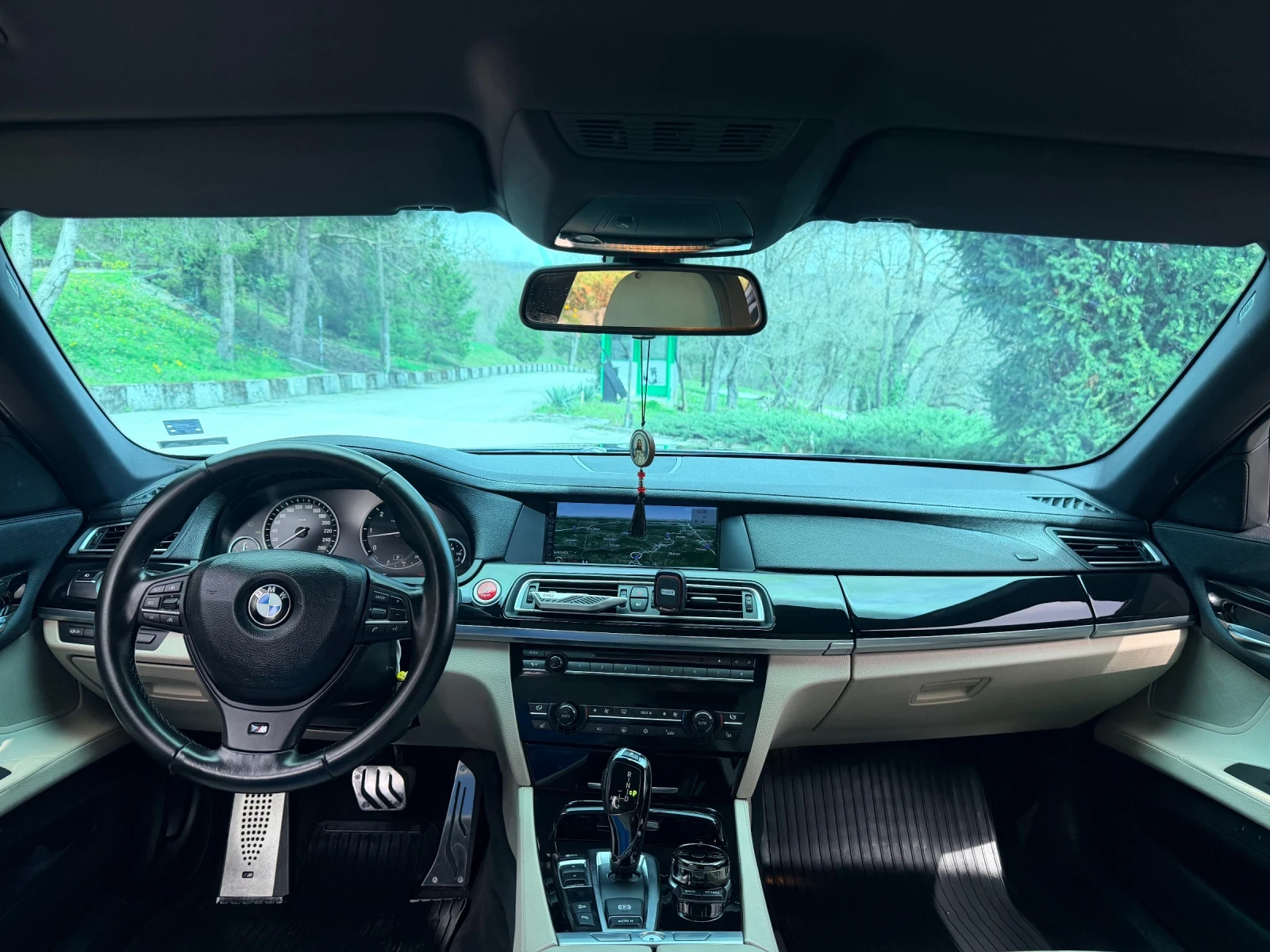 BMW 740 xDrive / M Shadow line, снимка 8 - Автомобили и джипове - 54193683