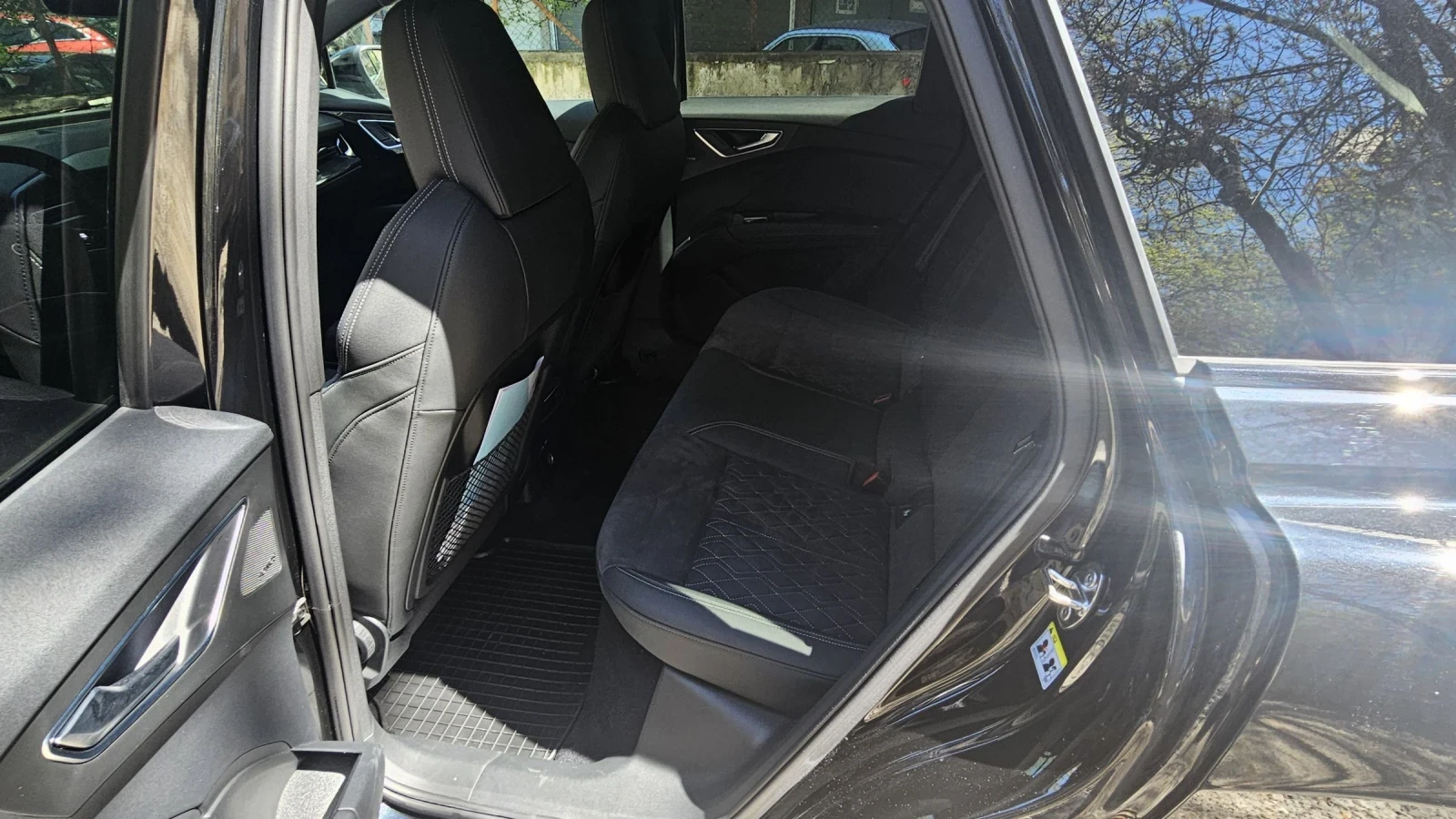 Audi E-Tron Q4 E-tron 45 Quattro, снимка 6 - Автомобили и джипове - 54244195