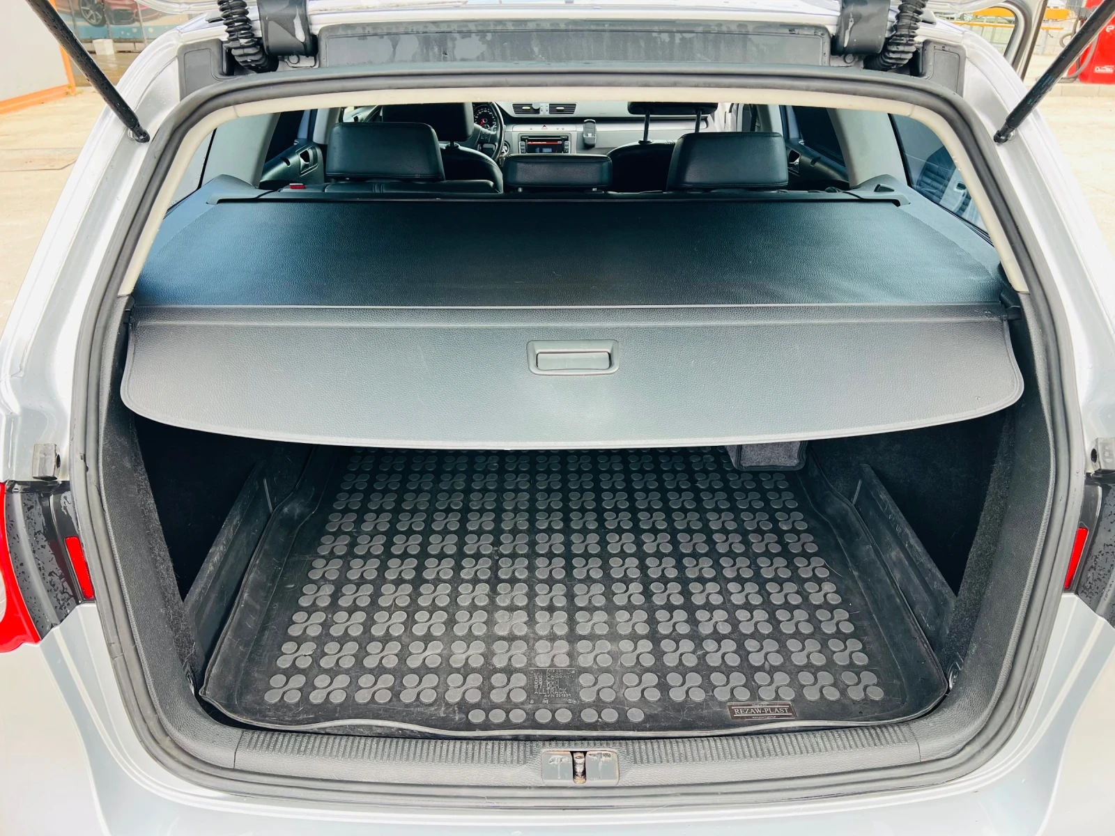 VW Passat 2.0TDI, снимка 11 - Автомобили и джипове - 54350739