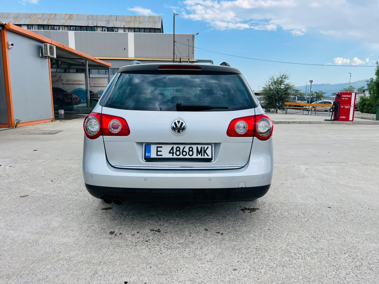 VW Passat 2.0TDI, снимка 4 - Автомобили и джипове - 54350739