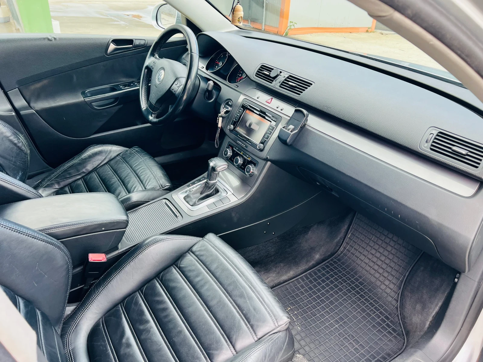 VW Passat 2.0TDI, снимка 8 - Автомобили и джипове - 54350739