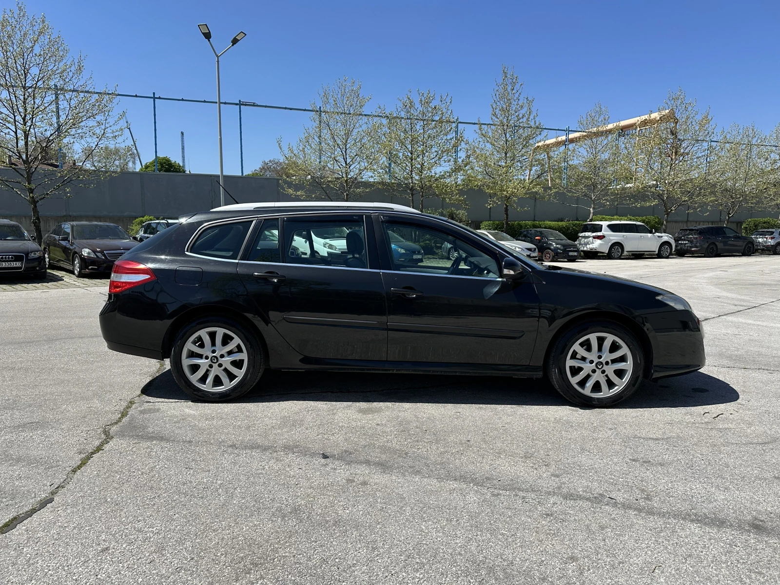 Renault Laguna, снимка 5 - Автомобили и джипове - 54355895