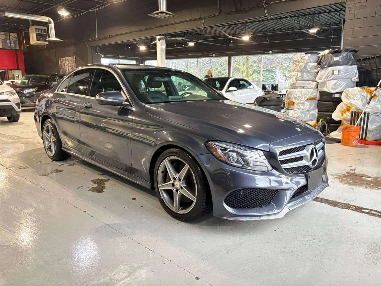 Mercedes-Benz C 300 * 4dr Sdn 4MATIC* 9 SERVICE RECS* ONTARIO CAR* AM , снимка 6 - Автомобили и джипове - 54918431