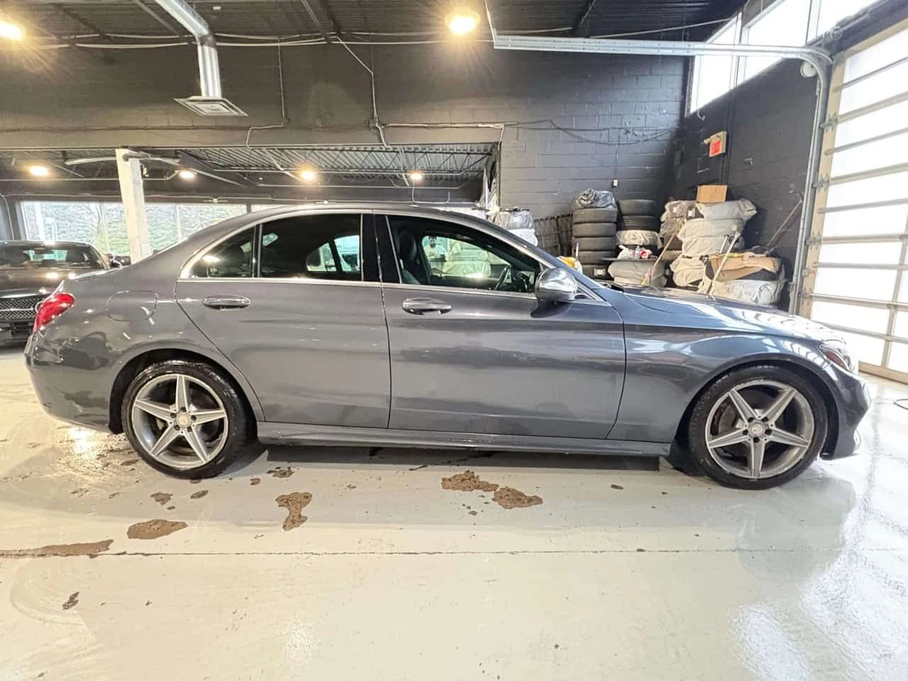Mercedes-Benz C 300 * 4dr Sdn 4MATIC* 9 SERVICE RECS* ONTARIO CAR* AM , снимка 4 - Автомобили и джипове - 54918431