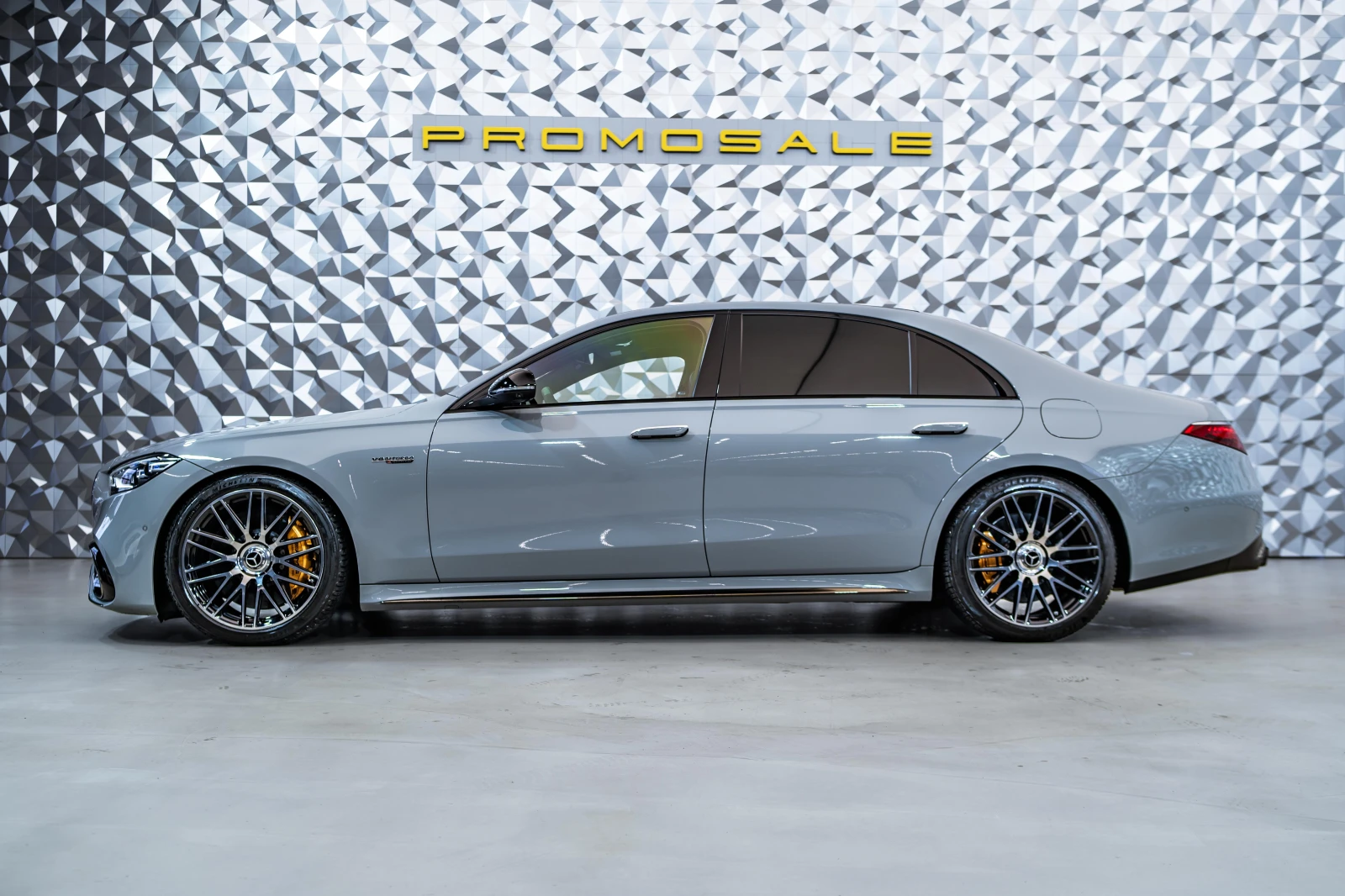 Mercedes-Benz S 63 AMG Edition 1* Carbon* Pano* Burmester, снимка 3 - Автомобили и джипове - 55103260