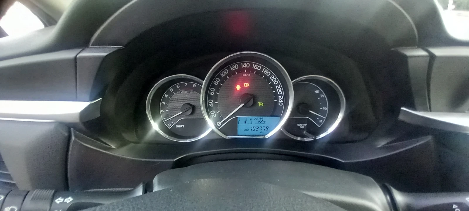 Toyota Corolla 1.33, снимка 7 - Автомобили и джипове - 55468640