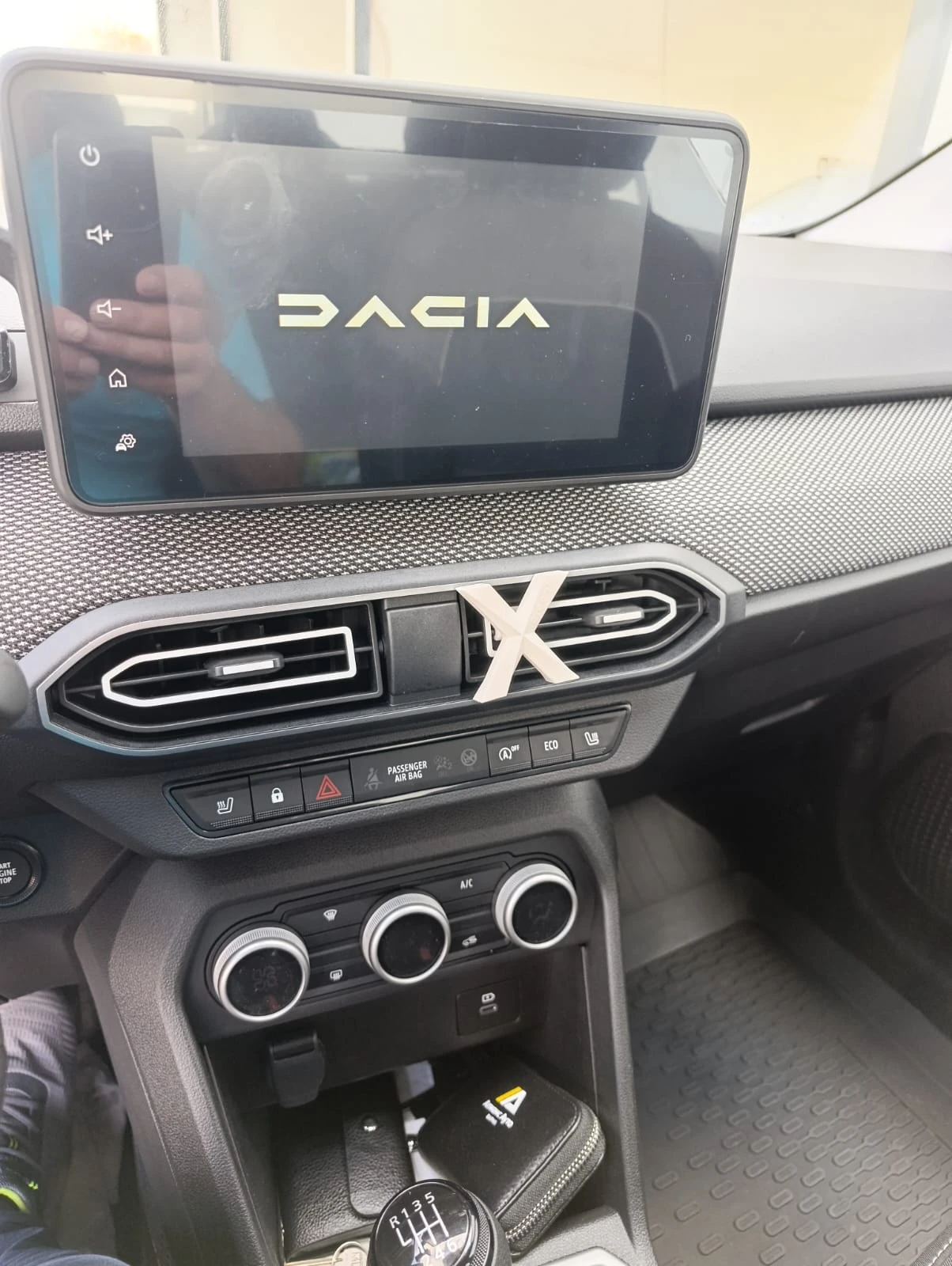 Dacia Logan, снимка 3 - Автомобили и джипове - 55149618