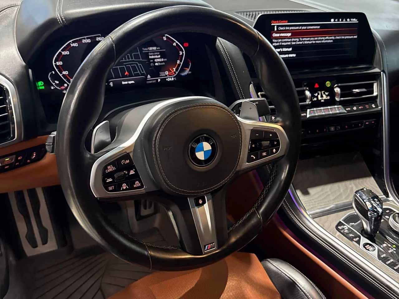 BMW 850 i xDrive | CARFAX | АВТОКРЕДИТ, снимка 10 - Автомобили и джипове - 55403013