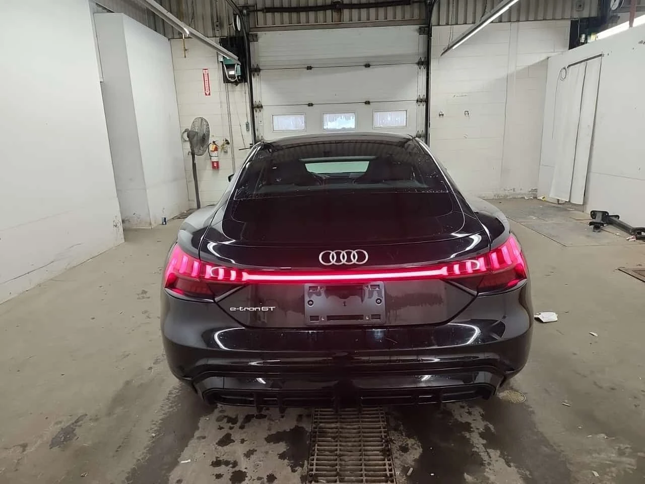 Audi E-Tron GT * QUATTRO * АВТОКРЕДИТ * ГЛАВНО ПРЕДСТАВИТЕЛСТВО, снимка 5 - Автомобили и джипове - 55543698