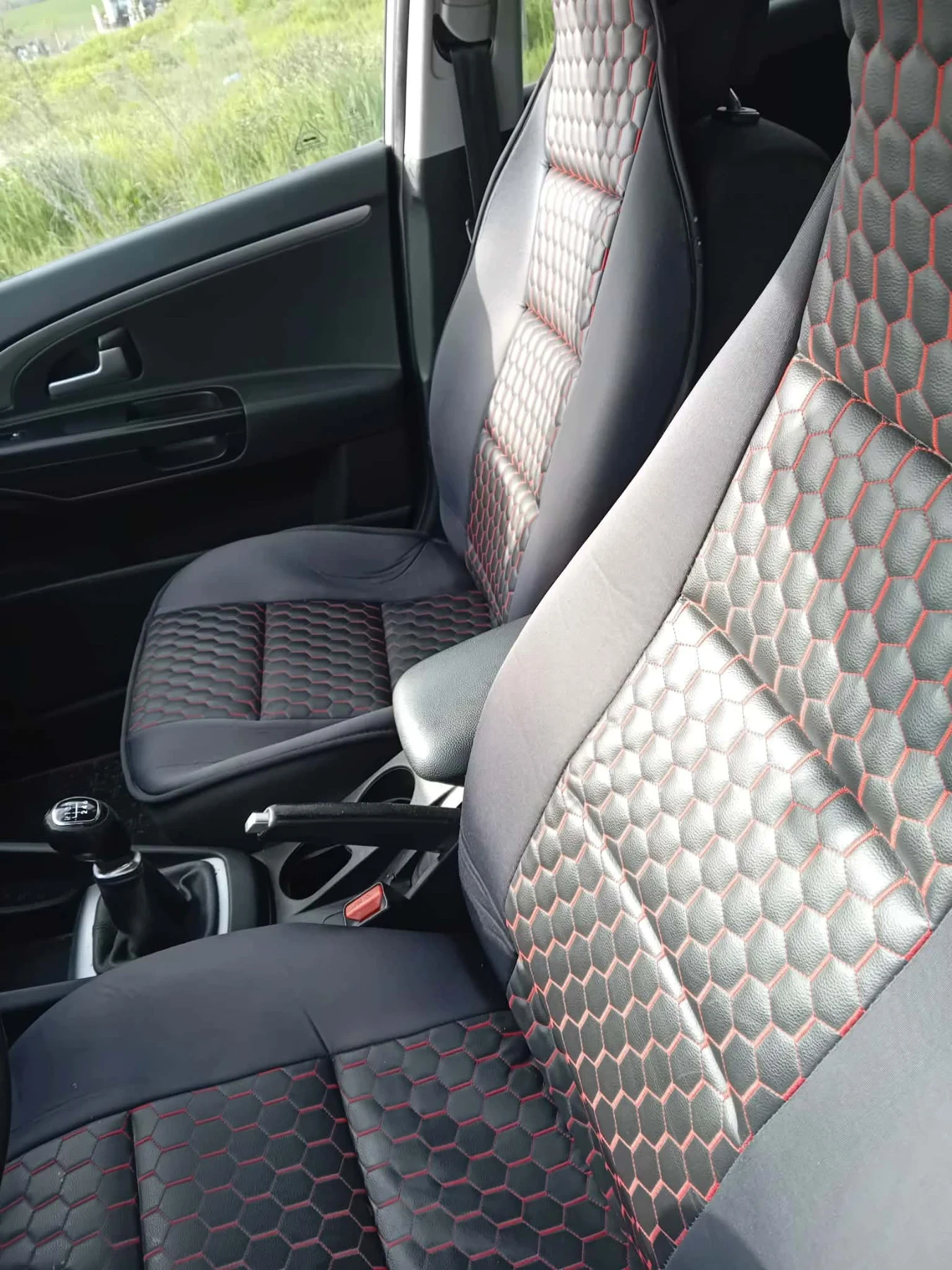 Kia Ceed 1.6 CRDI, снимка 5 - Автомобили и джипове - 55785113