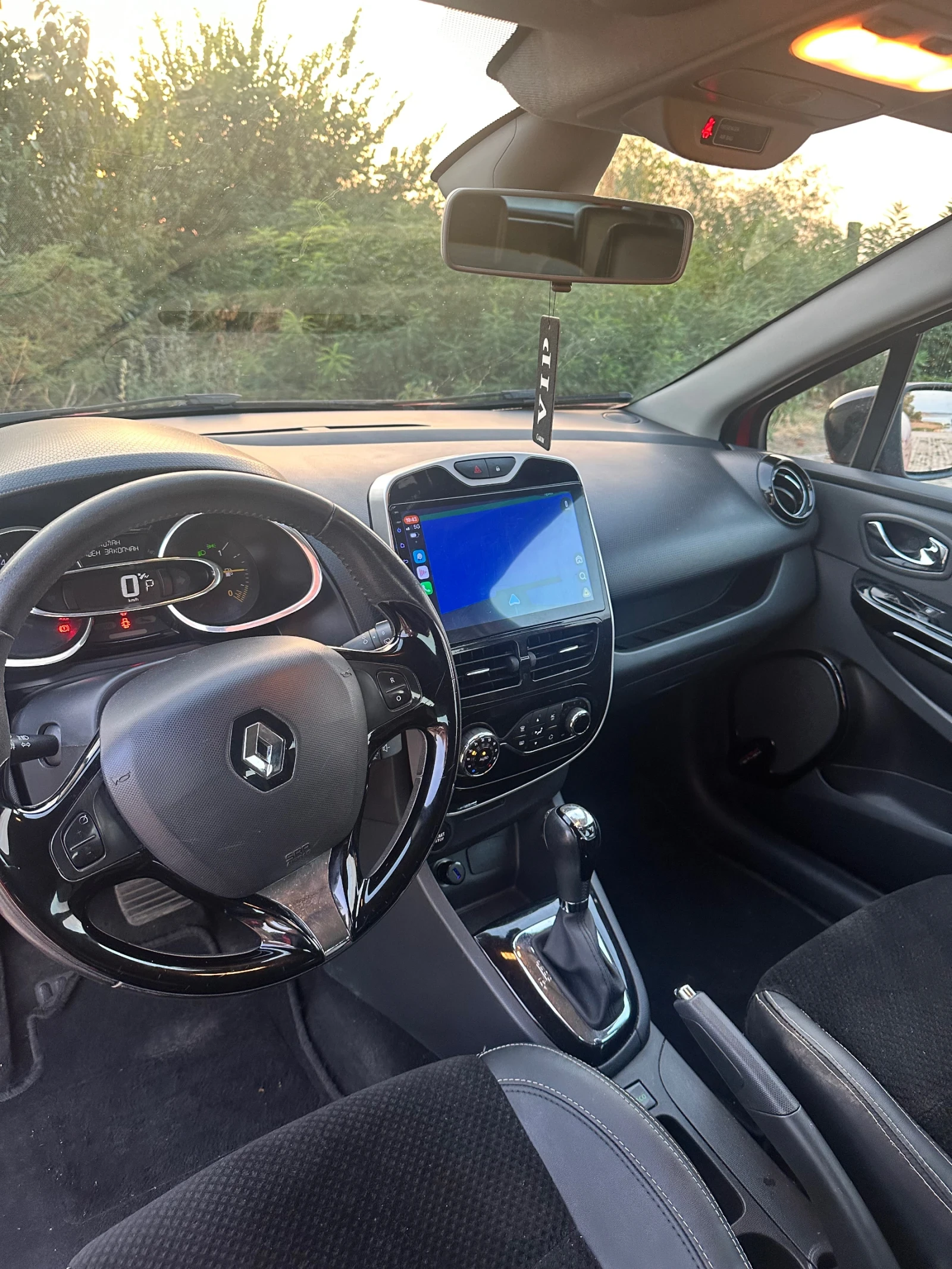 Renault Clio, снимка 6 - Автомобили и джипове - 55904807