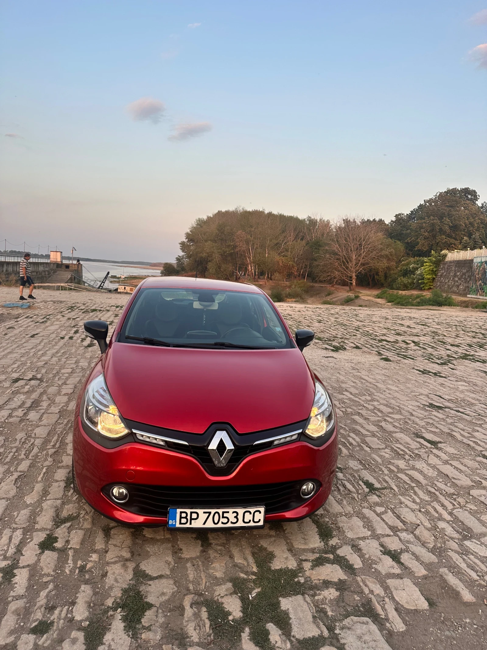 Renault Clio, снимка 2 - Автомобили и джипове - 55904807