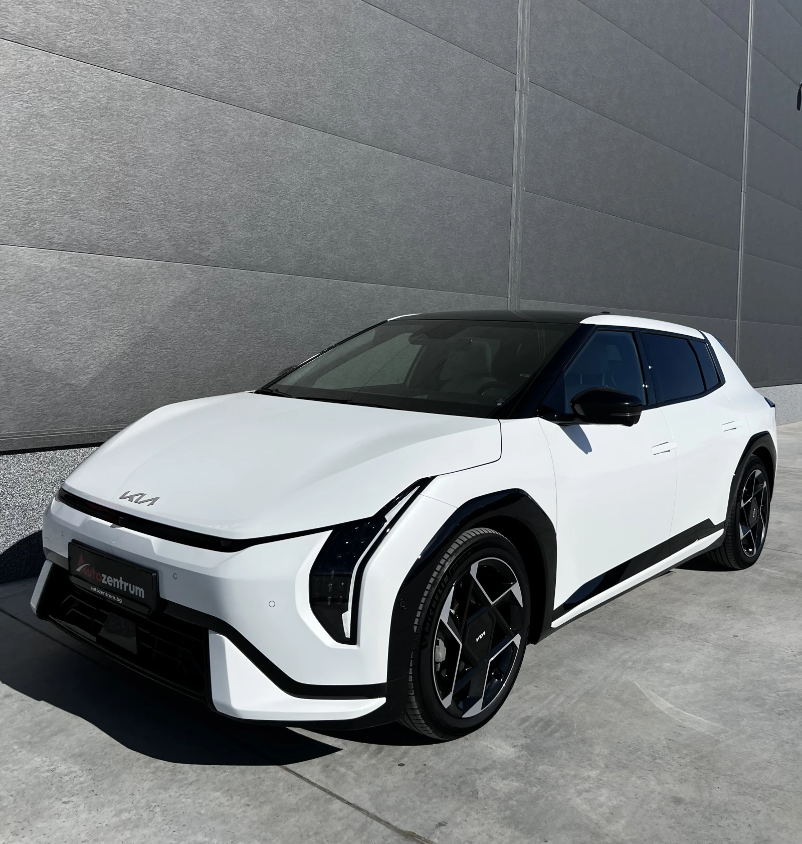 Kia EV4 GT-Line, снимка 2 - Автомобили и джипове - 56638280