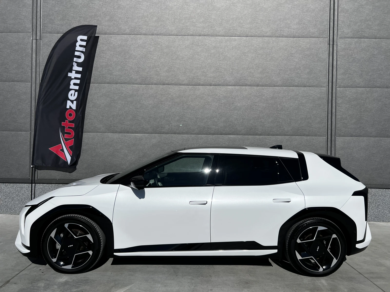 Kia EV4 GT-Line, снимка 8 - Автомобили и джипове - 56638280