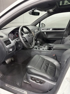 VW Touareg V6 TDI 4Motion R-Line* AIR* PANO* DYNAUDIO - 28500 € / 55741.15 лв. - 64399564 11