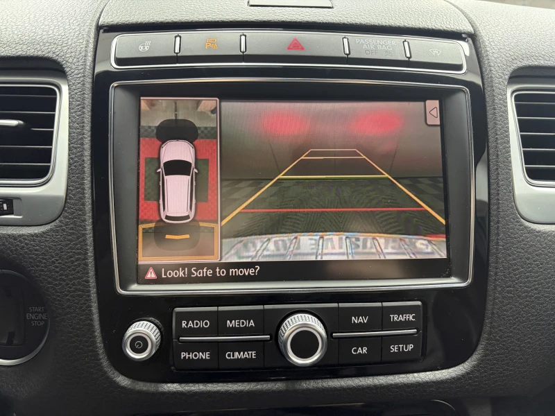 VW Touareg V6 TDI 4Motion R-Line* AIR* PANO* DYNAUDIO* 360, снимка 16 - Автомобили и джипове - 53244966