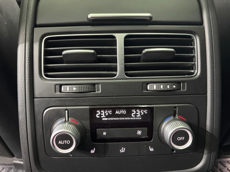 VW Touareg V6 TDI 4Motion R-Line* AIR* PANO* DYNAUDIO* 360, снимка 15 - Автомобили и джипове - 53244966