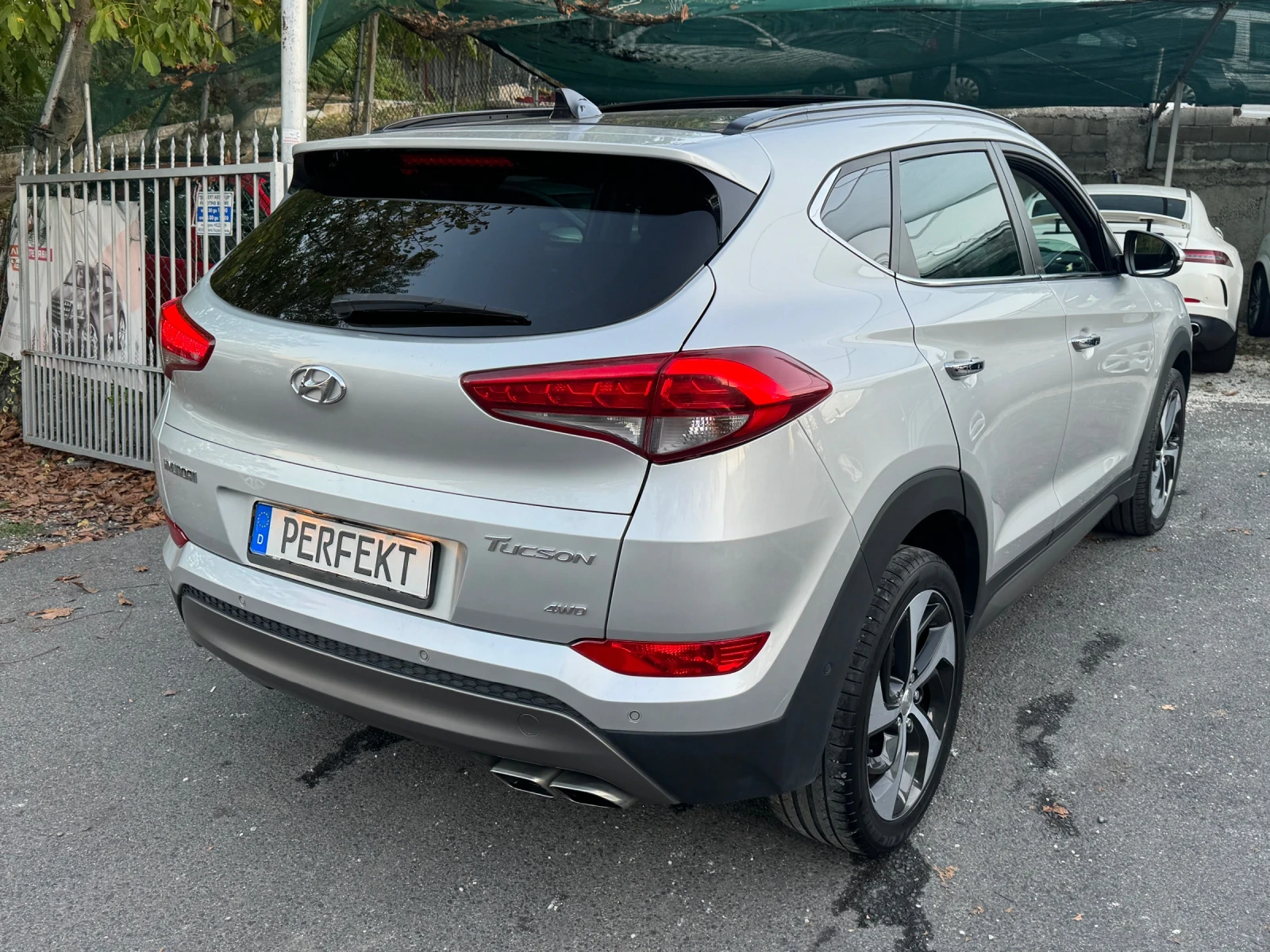 Hyundai Tucson 2.0CRDI 4x4* FULL MAX - изображение 4