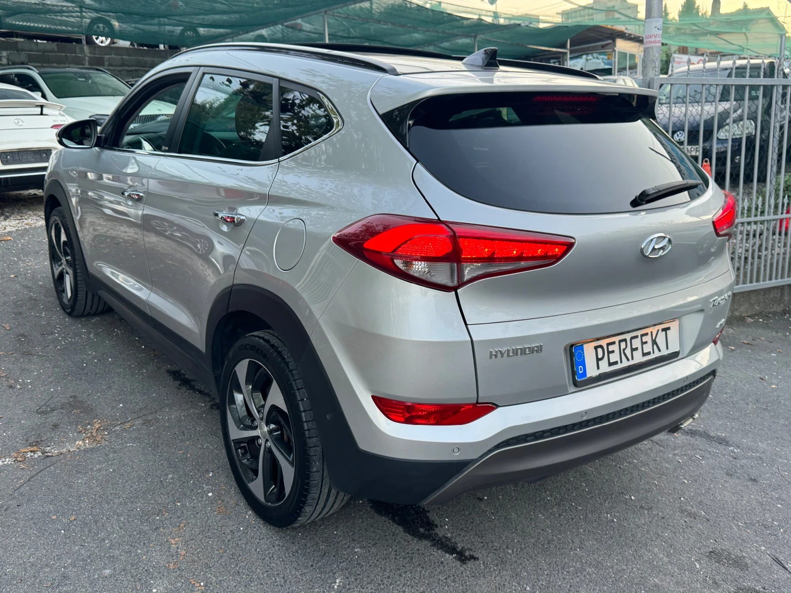 Hyundai Tucson 2.0CRDI 4x4* FULL MAX - изображение 5