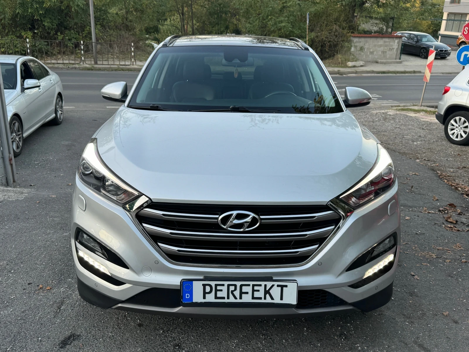 Hyundai Tucson 2.0CRDI 4x4* FULL MAX - изображение 2