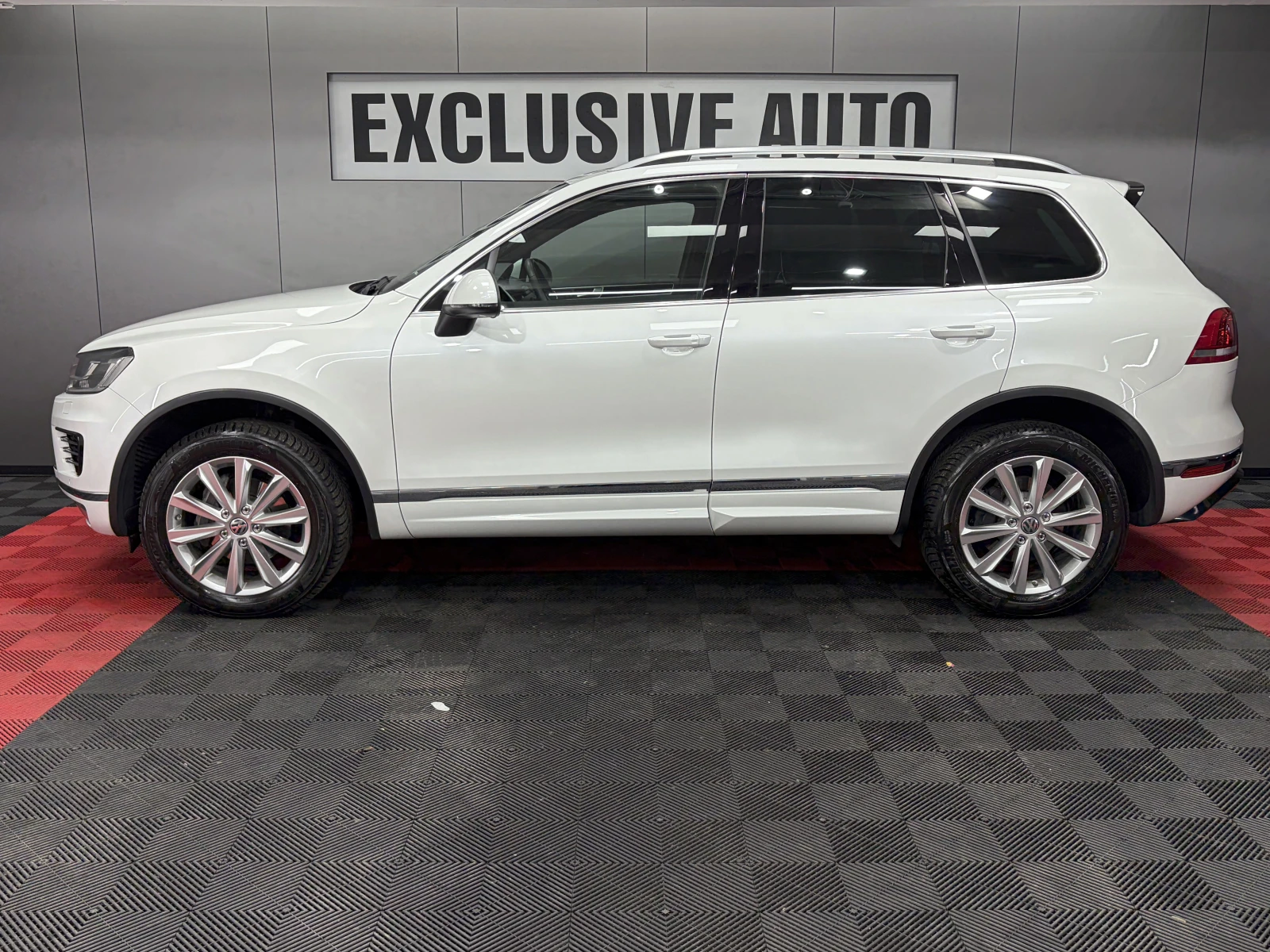 VW Touareg V6 TDI 4Motion R-Line* AIR* PANO* DYNAUDIO* 360 - изображение 6