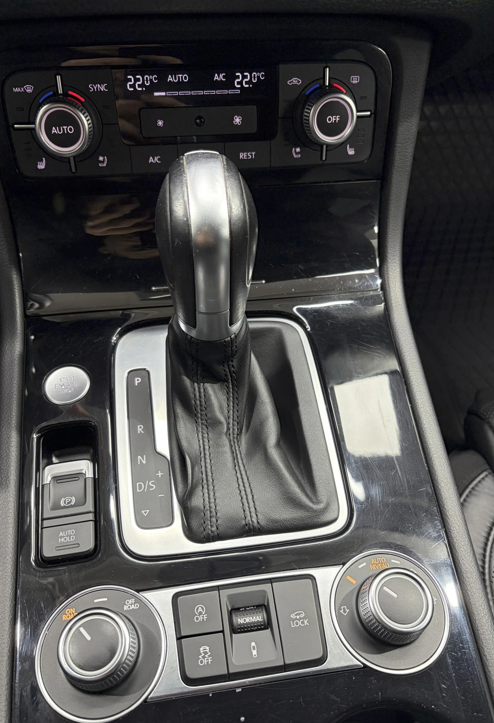 VW Touareg V6 TDI 4Motion R-Line* AIR* PANO* DYNAUDIO* 360 - изображение 10