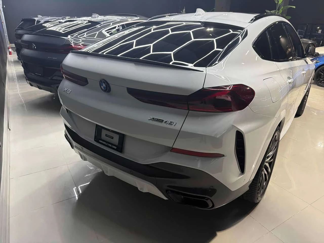 BMW X6 * xDrive40i* ЛАЗЕРИ* ОБДУХВАНЕ* HARMAN KARDON*  - изображение 4