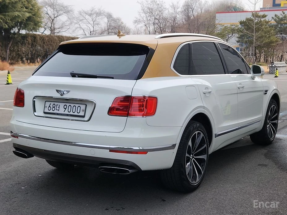 Bentley Bentayga 6.0* W12* NIGHT* VISION* , снимка 2 - Автомобили и джипове - 54217773
