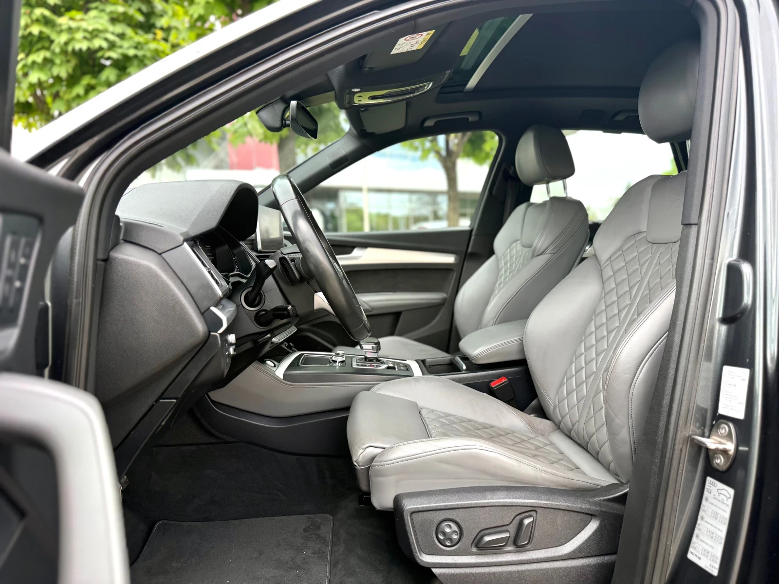 Audi SQ5 Швейцария 136927км !!!, снимка 10 - Автомобили и джипове - 54489315
