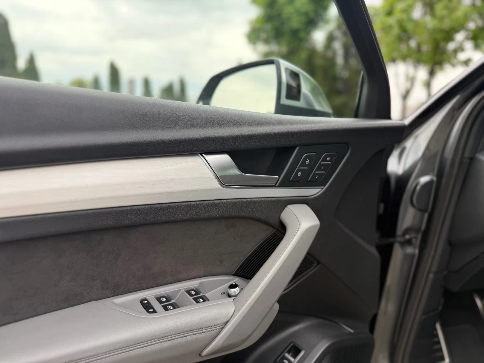 Audi SQ5 Швейцария 136927км !!!, снимка 15 - Автомобили и джипове - 54489315