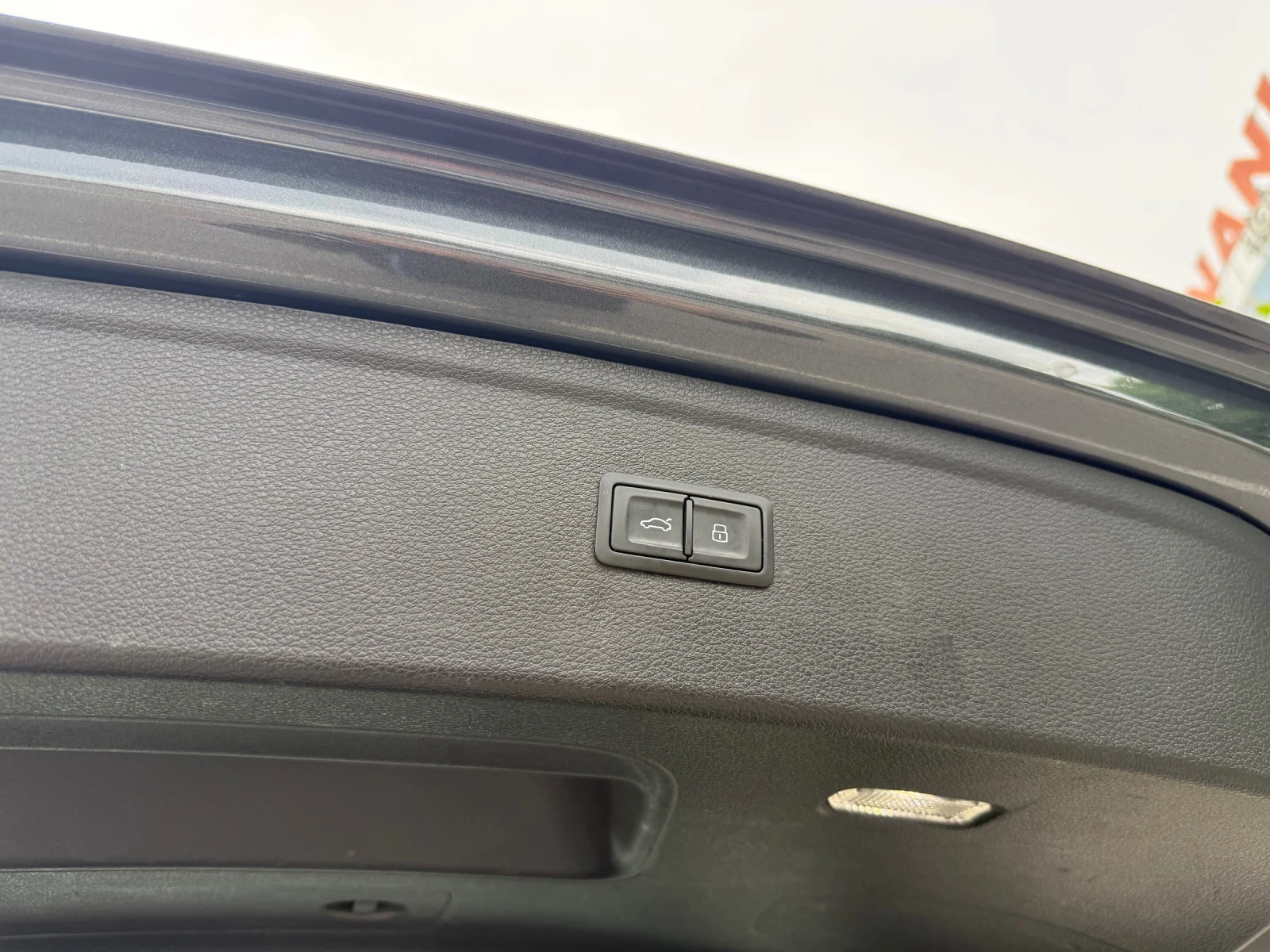 Audi SQ5 Швейцария 136927км !!!, снимка 16 - Автомобили и джипове - 54489315
