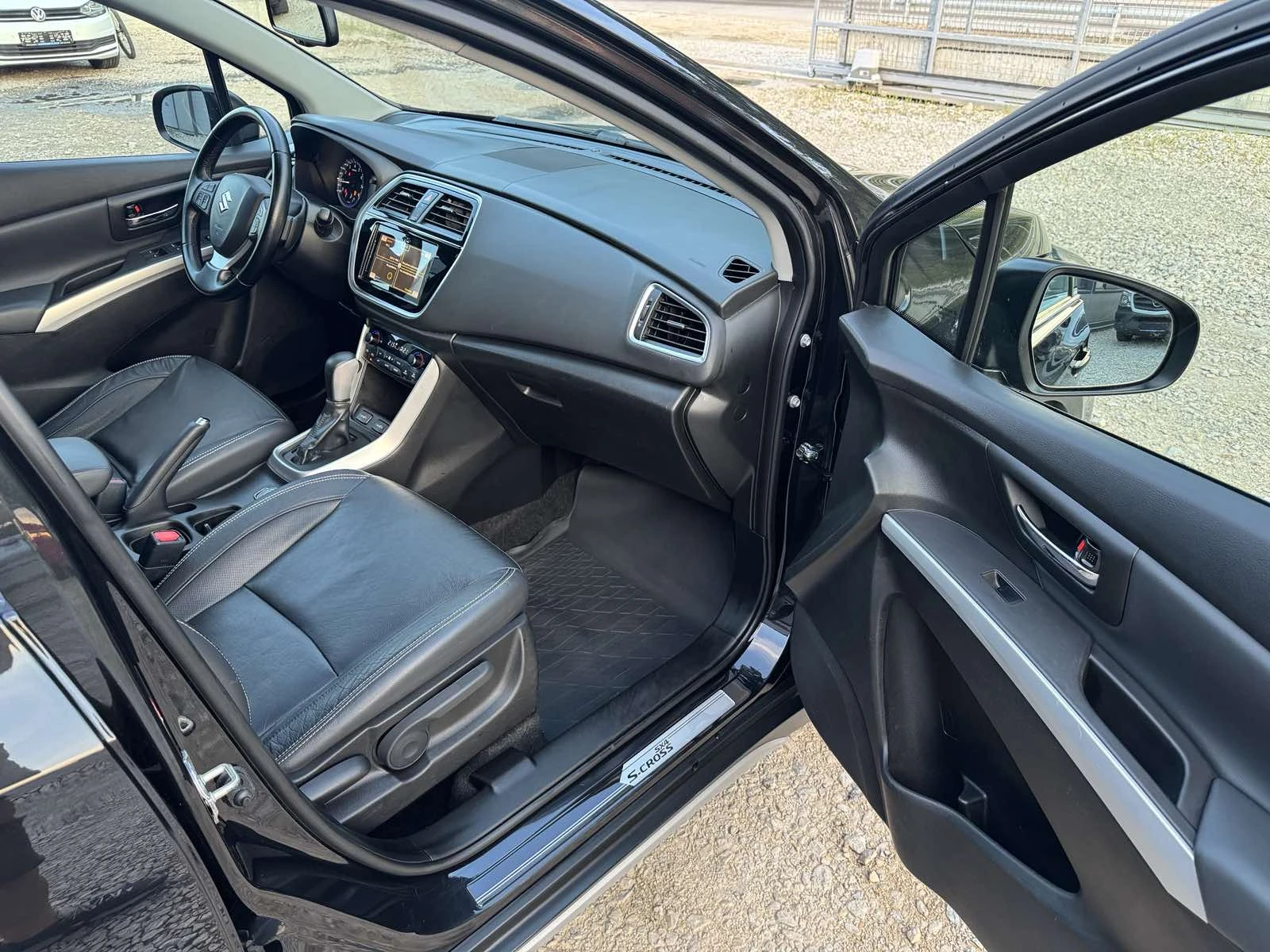 Suzuki SX4 S-Cross 1.4BENZIN* AVTOMAT* PANORAMA* NAVI* EVRO6, снимка 14 - Автомобили и джипове - 54799921