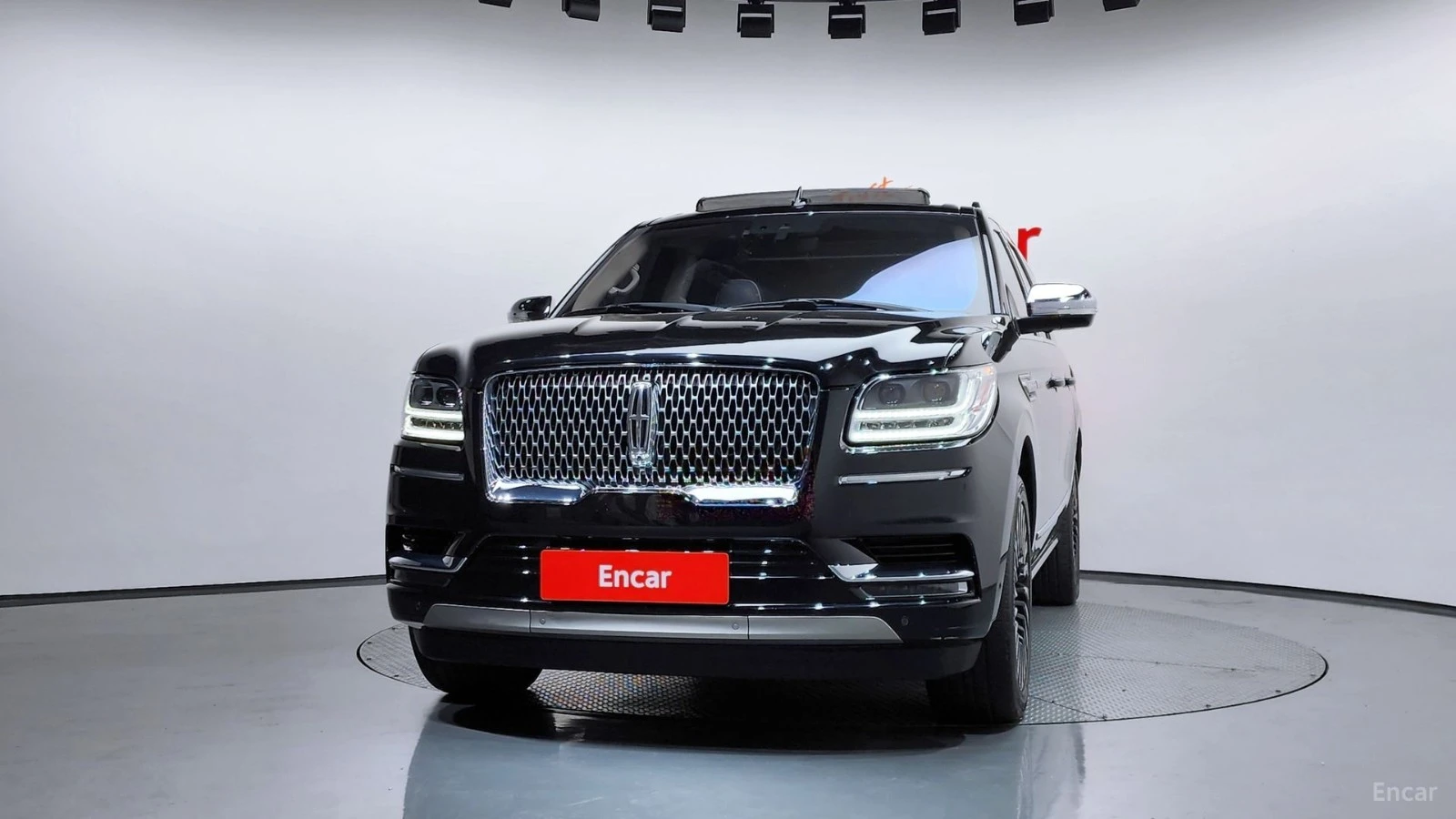 Lincoln Navigator 3.5* Black Label* МАСАЖ* ПОДГРЕВ* ОБДУХВАНЕ* ПАНО*, снимка 3 - Автомобили и джипове - 55674030