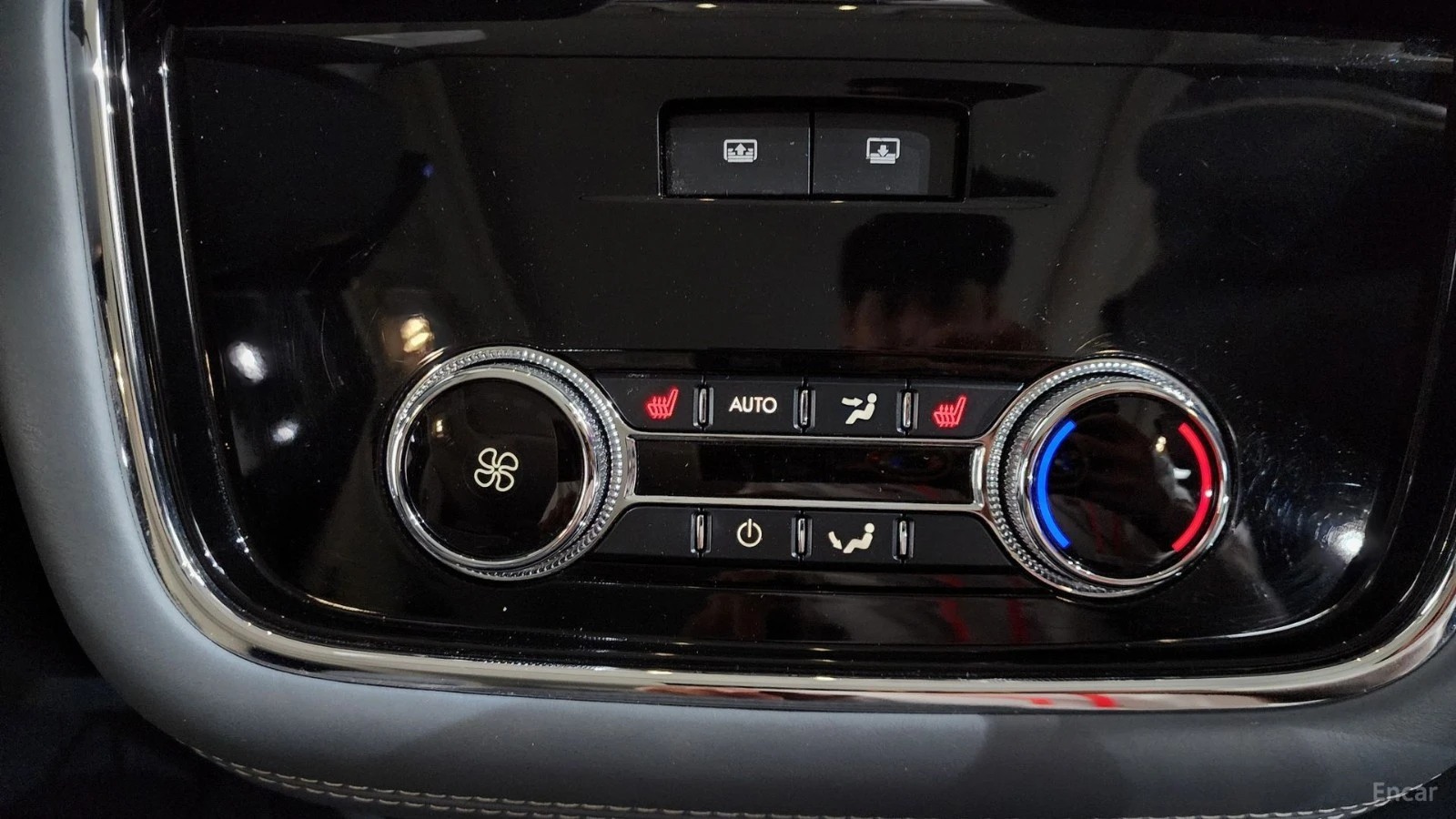 Lincoln Navigator 3.5* Black Label* МАСАЖ* ПОДГРЕВ* ОБДУХВАНЕ* ПАНО*, снимка 16 - Автомобили и джипове - 55674030