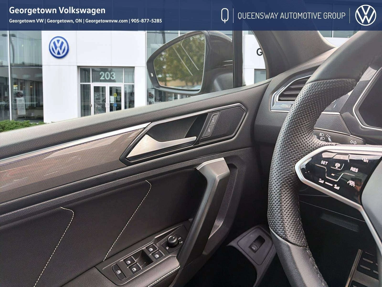 VW Tiguan * Comfortline R Line Black * CARFAX * , снимка 11 - Автомобили и джипове - 56102972