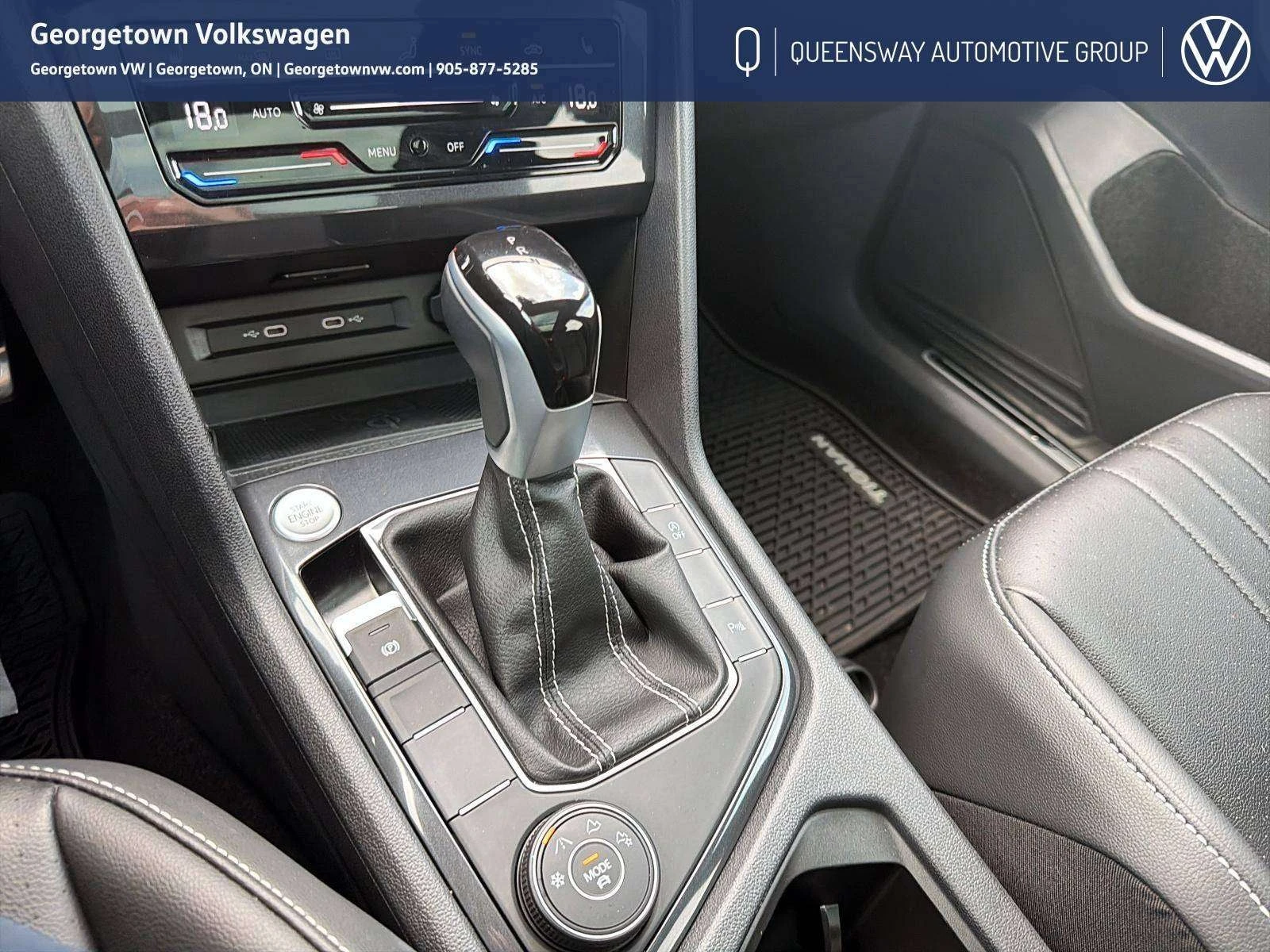 VW Tiguan * Comfortline R Line Black * CARFAX * , снимка 15 - Автомобили и джипове - 56102972
