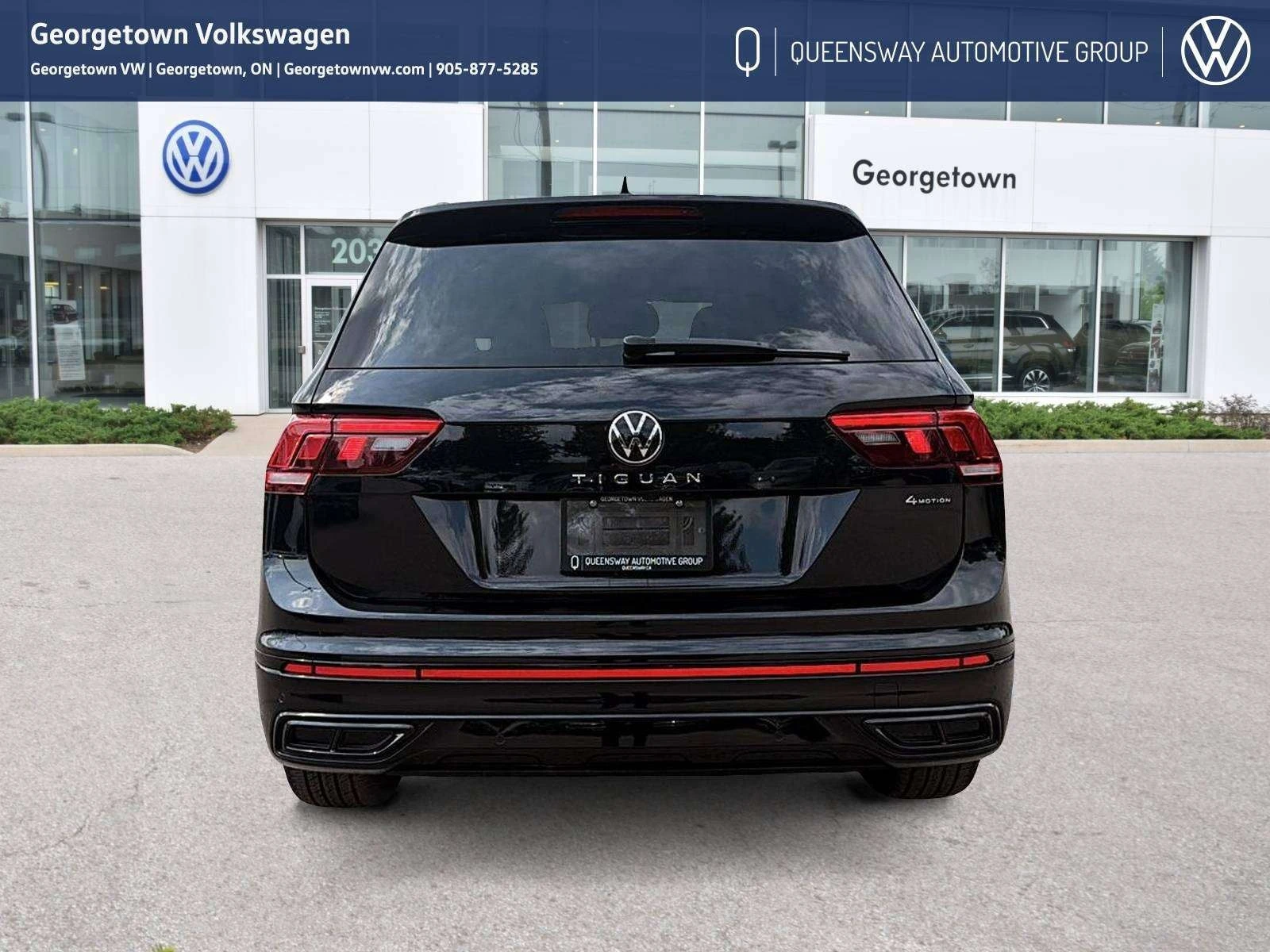 VW Tiguan * Comfortline R Line Black * CARFAX * , снимка 3 - Автомобили и джипове - 56102972