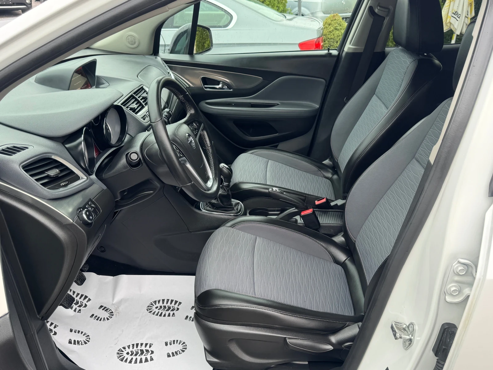 Opel Mokka 1.6i УНИКАТ, снимка 6 - Автомобили и джипове - 56224554