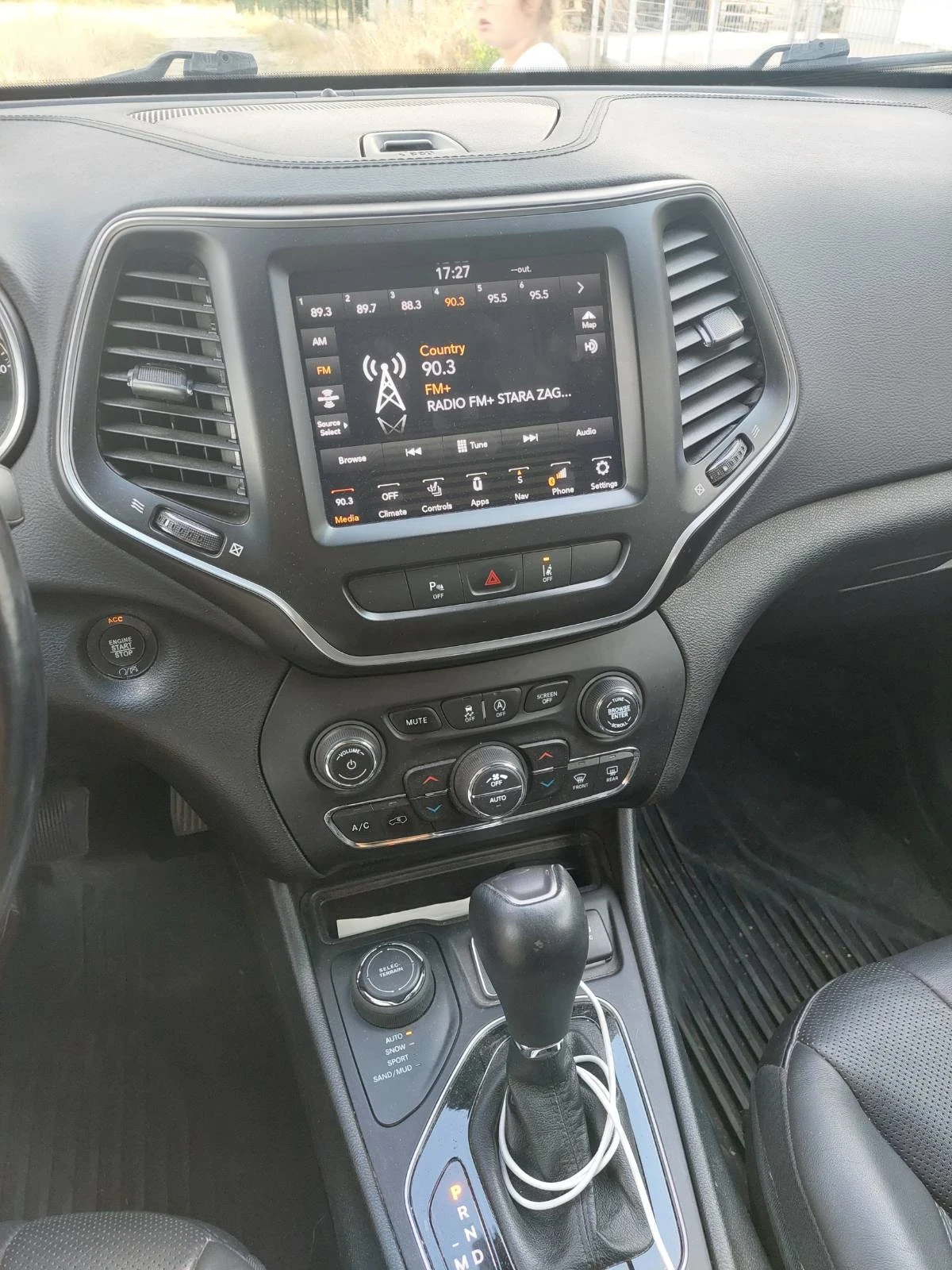 Jeep Cherokee 3.2 GAZ, снимка 10 - Автомобили и джипове - 56245981