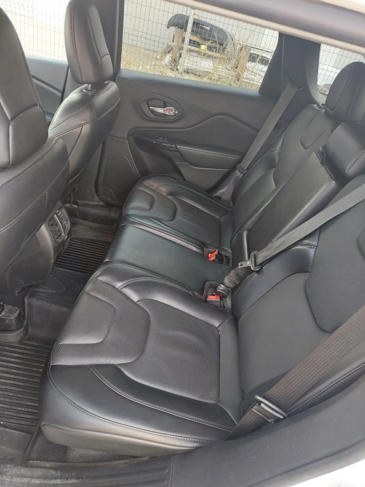 Jeep Cherokee 3.2 GAZ, снимка 7 - Автомобили и джипове - 56245981