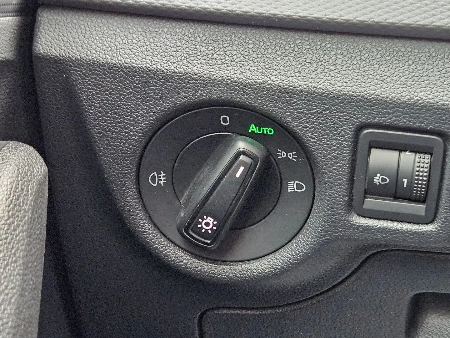 Skoda Kamiq, снимка 11 - Автомобили и джипове - 56633602