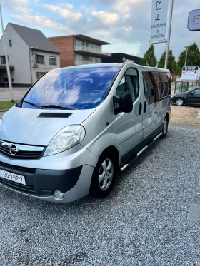 Opel Vivaro 2.5dci 145к.с автоматик, всички екстри!Рампа!Уника, снимка 1