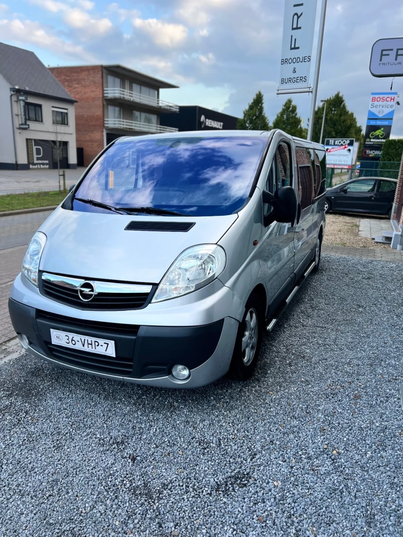 Opel Vivaro 2.5dci 145к.с Автоматик! Печка! Уникат!, снимка 6 - Бусове и автобуси - 47963078