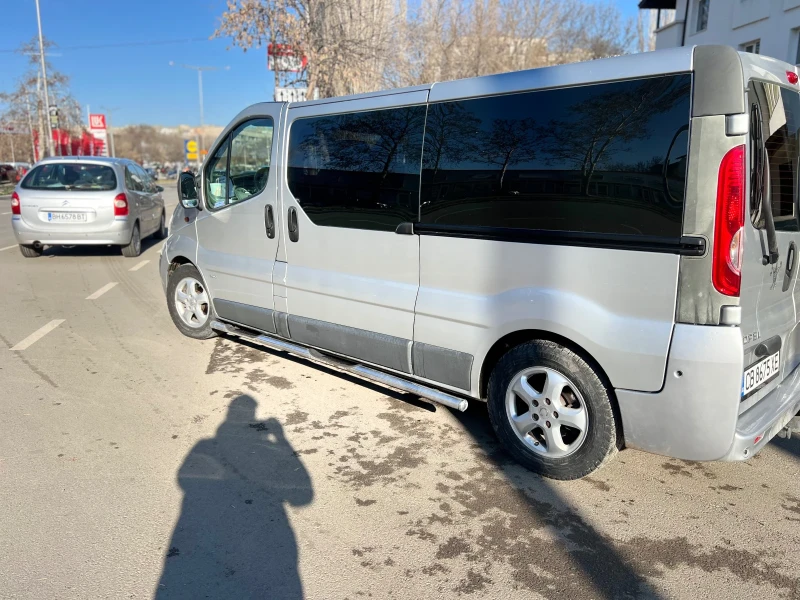 Opel Vivaro 2.5dci 145к.с Автоматик! Печка!, снимка 4 - Бусове и автобуси - 48747644