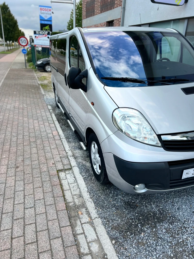 Opel Vivaro 2.5dci 145к.с Автоматик! Печка! Уникат!, снимка 7 - Бусове и автобуси - 47963078