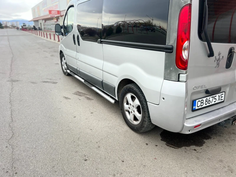 Opel Vivaro 2.5dci 145к.с Автоматик! Печка.всички екстри, снимка 4 - Бусове и автобуси - 47871586