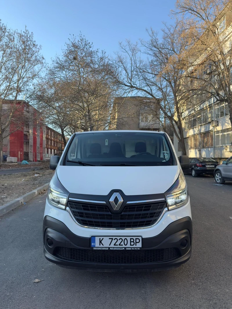 Renault Trafic, снимка 1 - Бусове и автобуси - 48885713