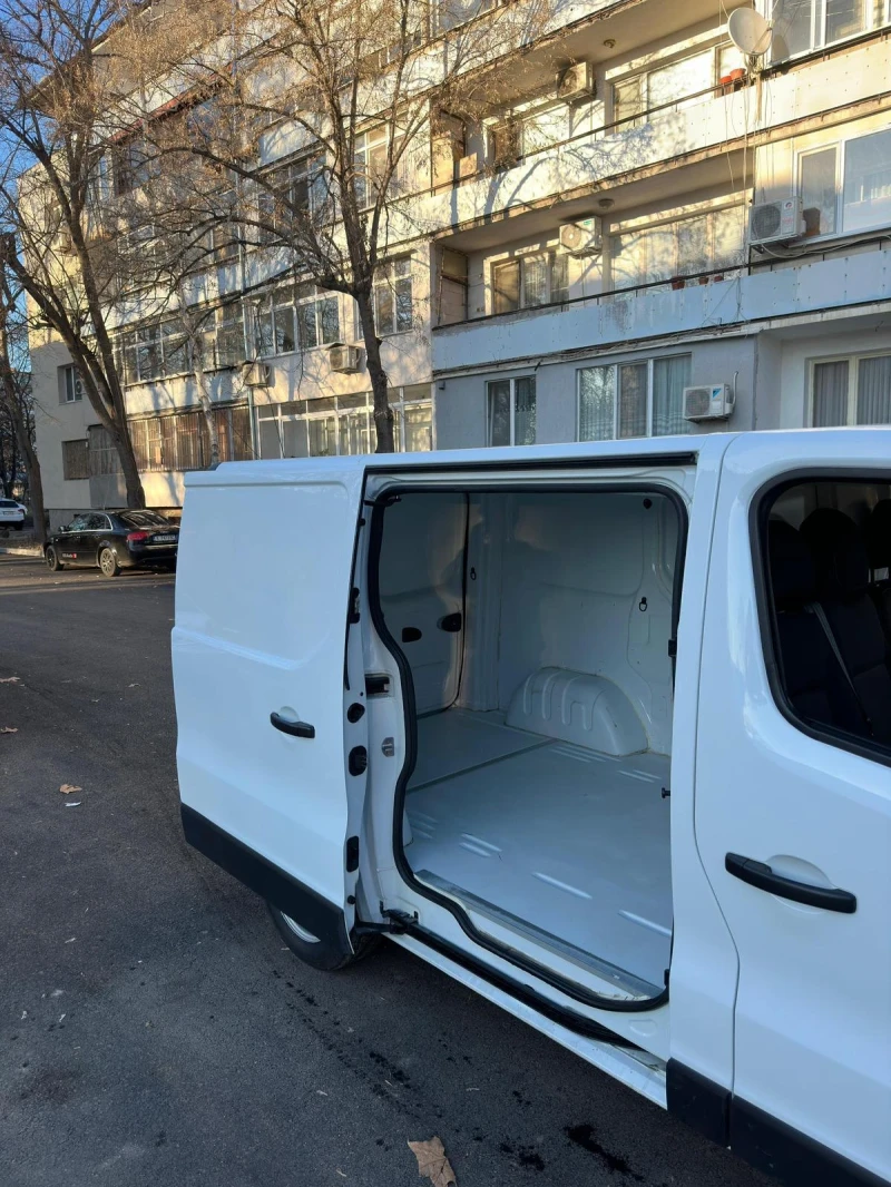 Renault Trafic, снимка 11 - Бусове и автобуси - 48885713