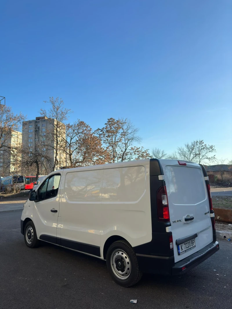 Renault Trafic, снимка 4 - Бусове и автобуси - 48885713